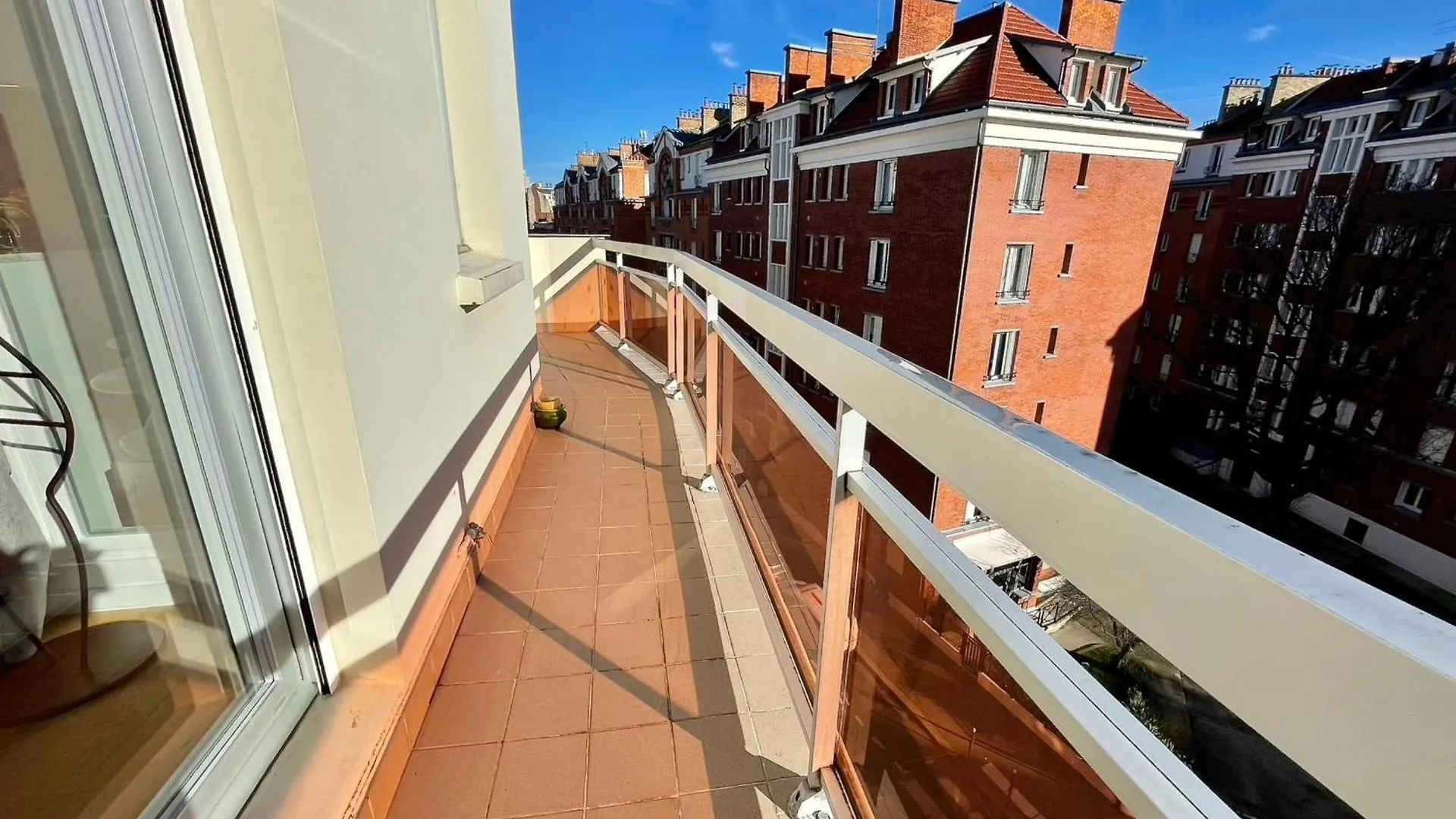 Apartment For 2 With Balcony In París